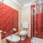 2 Bedroom Amazing In Apartman Pula