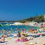 Apartman 2 Bedroom Amazing In Pula