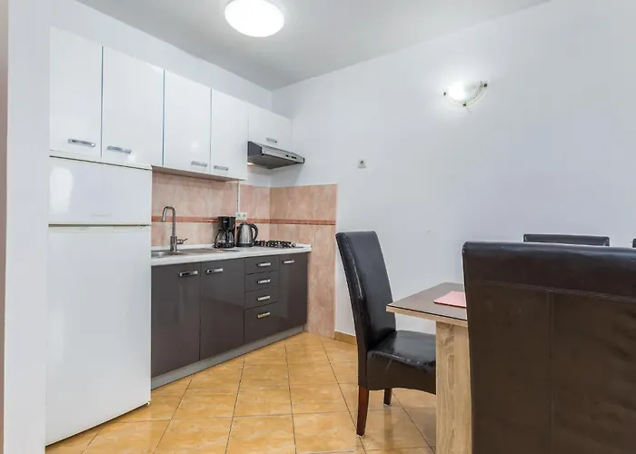 Lovely In With Kitchen Πούλα