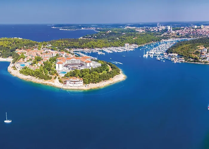 Lovely In With Kitchen Apartman Pula