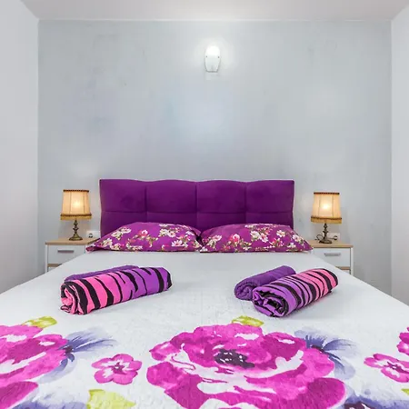2 Bedroom Awesome In * Pula