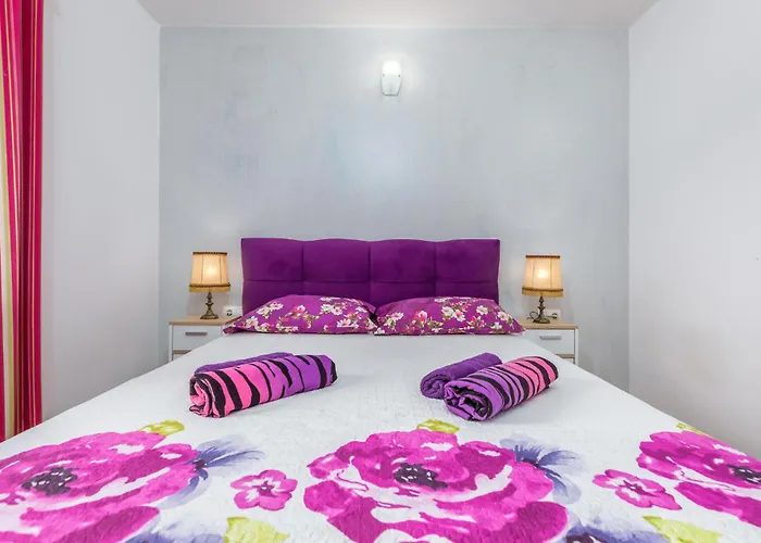 Lovely In With Kitchen * Pula