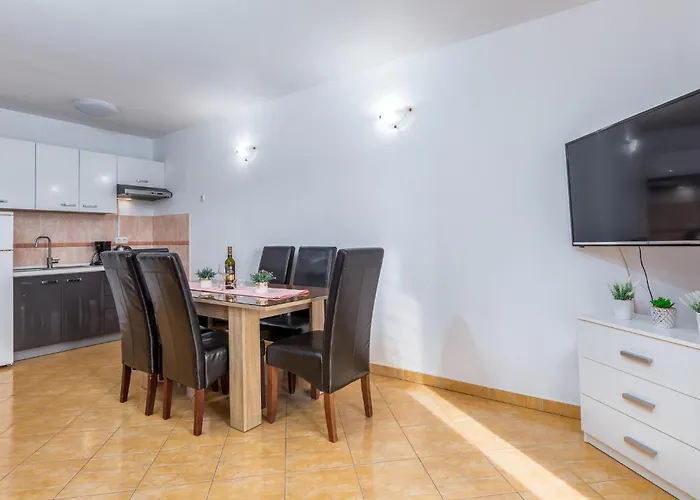 Lejlighed Lovely In With Kitchen