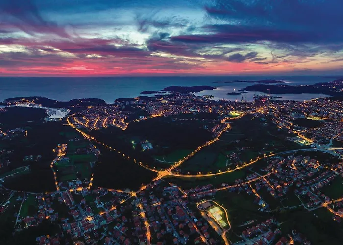 Lejlighed Lovely In With Kitchen